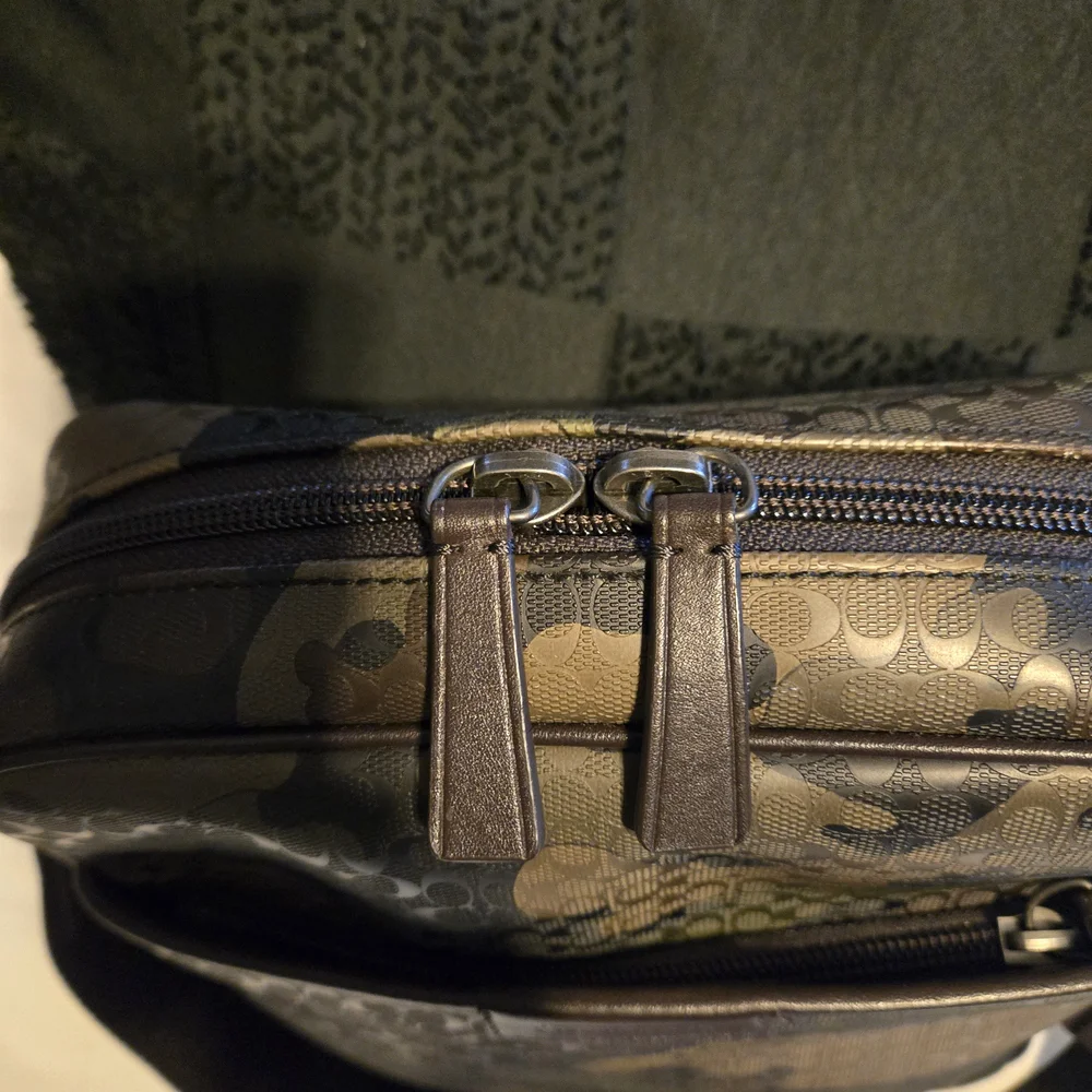 Coach wear camouflage